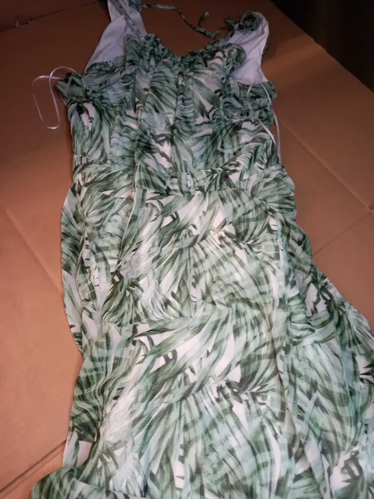 DESIGNER FLOWING GREEN LEAF PRINT MAXI DRESS - SIZE 12