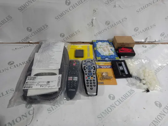 LOT OF ASSORTED ITEMS TO INCLUDE REMOTE CONTROLS, RADIATOR KEYS AND KEYRINGS