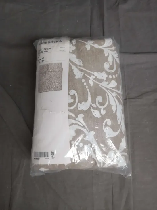 IKEA VARBRACKA DUVET SET IN BEIGE/WHITE PATTERN 240X220CM