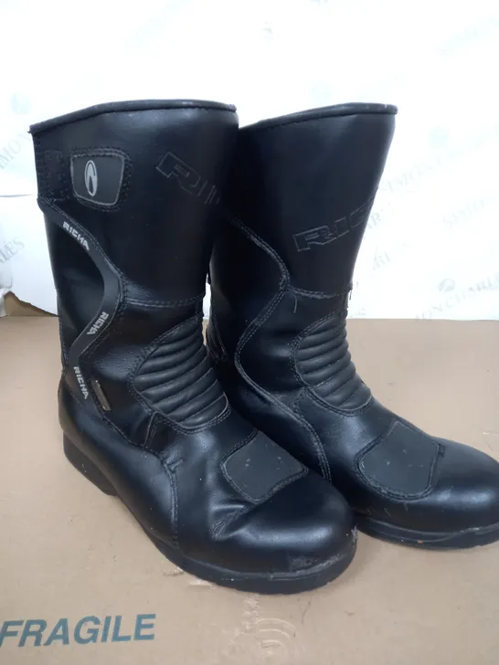 RICHA MOTORCYCLE BOOTS IN BLACK SIZE EU 41 