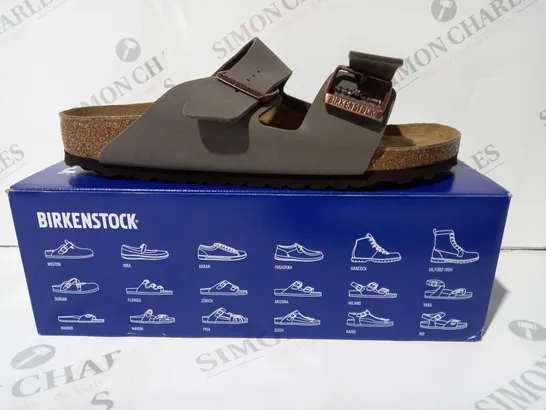 BOXED PAIR OF BIRKENSTOCK ARIZONA SANDALS IN STONE COLOUR UK SIZE 8