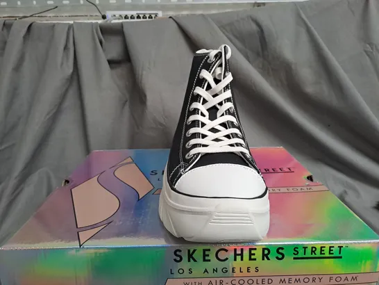 BOXED SKECHERS STREET HIGH RISE BLACK & WHITE TRAINERS - SIZE 6