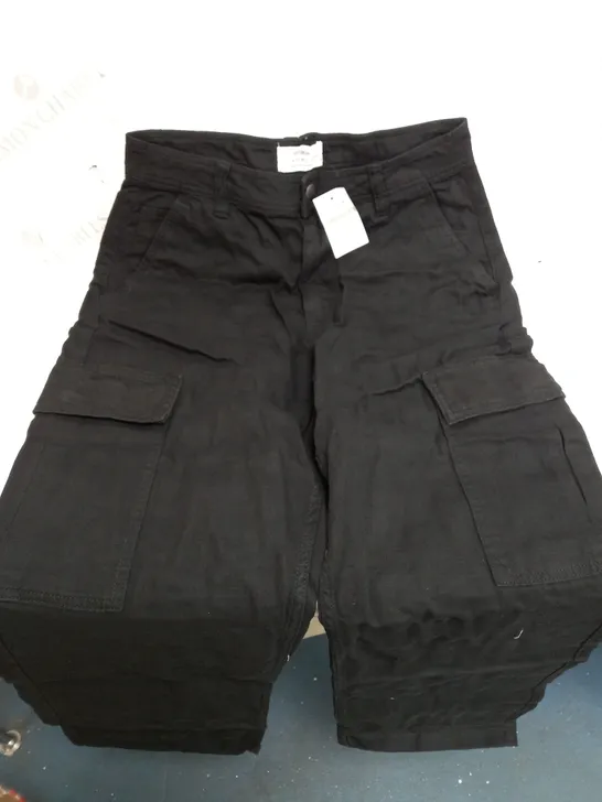 APPROXIMATELY 13 COTTON ON ITEMS INCLUDING SIZE 12 BLACK CARGO JEANS