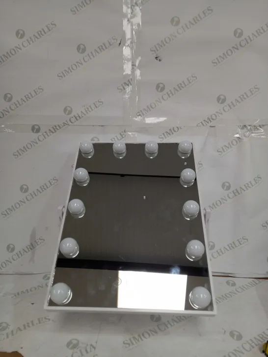 BOXED MIRROR WITH 12 LEDS 