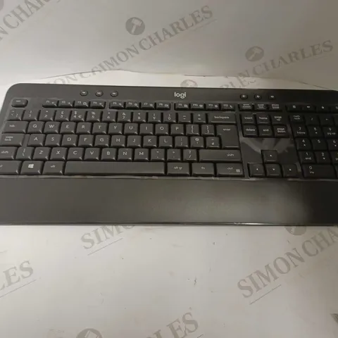 LOGITECH MK540 WIRELESS KEYBOARD AND MOUSE