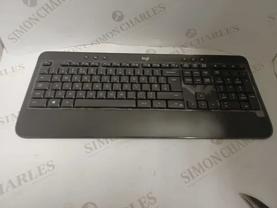 LOGITECH MK540 WIRELESS KEYBOARD AND MOUSE