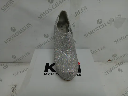 APPROXIMATELY 10 BRAND NEW BOXED PAIRS OF KOI COUTURE PLATFORM SHOES IN SILVER/SHIMMER TO INCLUDE SIZES 4, 5, 6