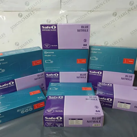 APPROXIMATELY 1000 DISPOSABLE GLOVES IN VARIOUS SIZES