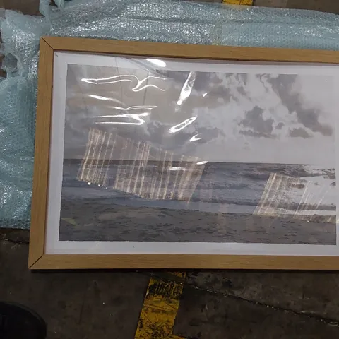 WRAPPED SERENE SEA HILL FRAMED PICTURE (1 ITEM)