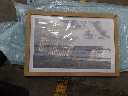 WRAPPED SERENE SEA HILL FRAMED PICTURE (1 ITEM)