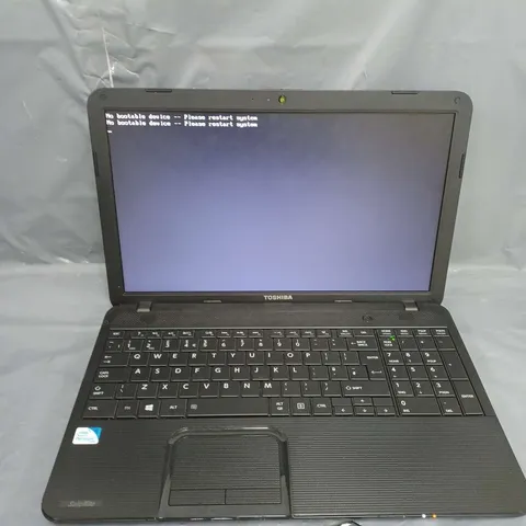 TOSHIBA SATELLITE C850-1MC	15 INCH PENTIUM B960 2.20GHZ