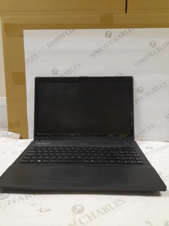 STONE W76C 500GB HD CORE I3-M370 2400MHZ 4GB RAM 15.6" NOTEBOOK COMPUTER