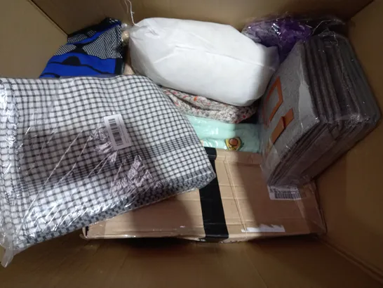 BOX OF APPROXIMATELY 20 ASSORTED HOUSEHOLD ITEMS TO INCLUDE PACK OF MULTIPURPOSE PAPER, WALENSEE DOOR MAT, ETC