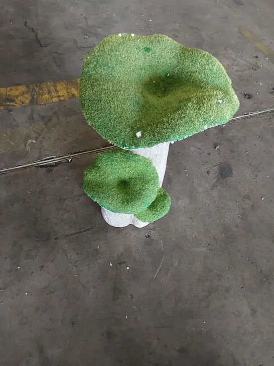 BOXED FAUX MOSS TOADSTOOL