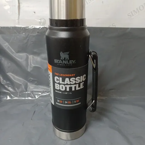 STANLEY THE LEGENDARY CLASSIC BOTTLE 1L BLACK FOR HOT AND COLD DRINKS