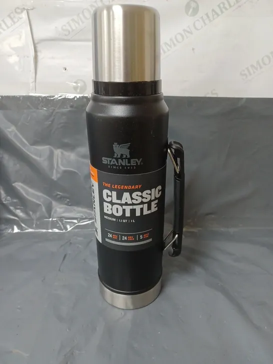 STANLEY THE LEGENDARY CLASSIC BOTTLE 1L BLACK FOR HOT AND COLD DRINKS