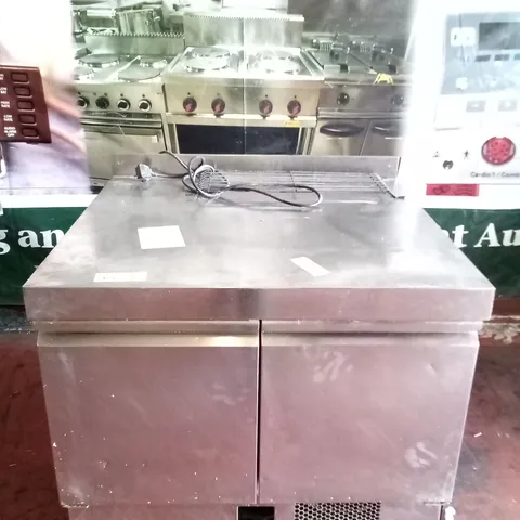 COMMERCIAL WORK STATION WITH UNDERCOUNTER FRIDGE