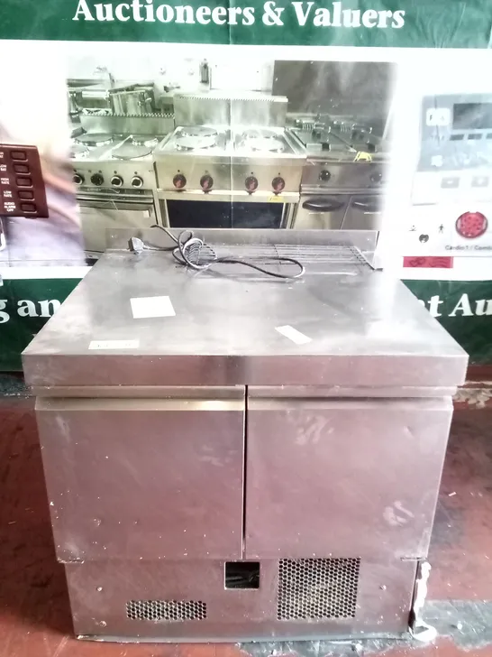 COMMERCIAL WORK STATION WITH UNDERCOUNTER FRIDGE