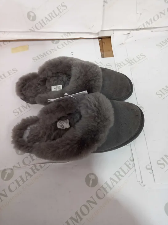 EMU SLIPPER W9/M8 JOLIE - SIZE UK 6