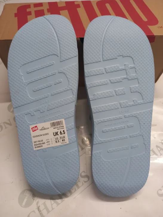 BOXED PAIR OF FITFLOP IQUSHION SLIDES IN LIGHT BLUE - UK 6.5