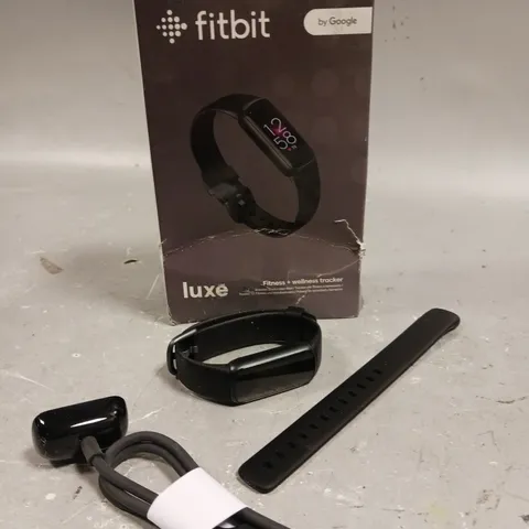 BOXED FITBIT LUXE FITNESS & WELLNESS TRACKER WATCH 