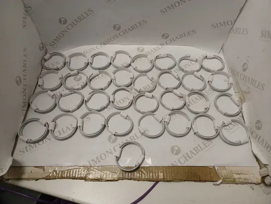 33X SEALED APPLE FAST CHARGERS IN WHITE 