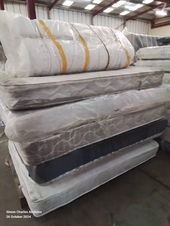 PALLET CONTAINING VARIOUS SIZED MATTRESSES 