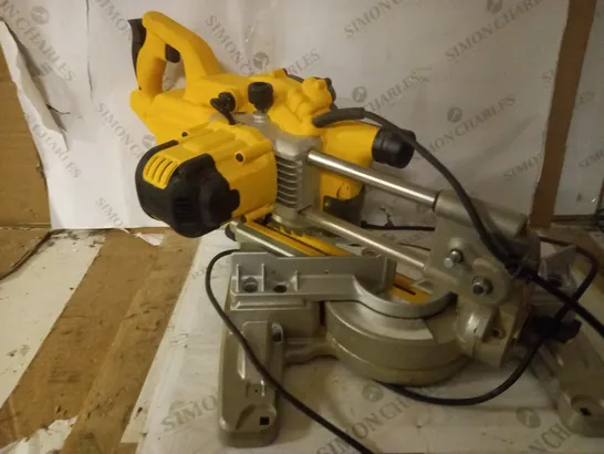 DEWALT DWS774-GB 216-MM 230V SLIDE MITRE SAW 