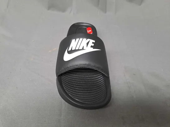 PAIR OF NIKE SLIDERS IN BLACK UK SIZE 8