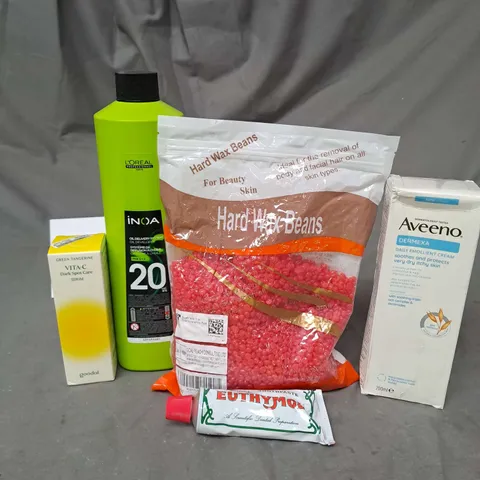 APPROXIMATELY 20 ASSORTED COSMETIC PRODUCTS TO INCLUDE HARD WAX BEANS, AVEENO EMOLLIENT CREAM, AND EUTHYMOL TOOTHPASTE ETC. 