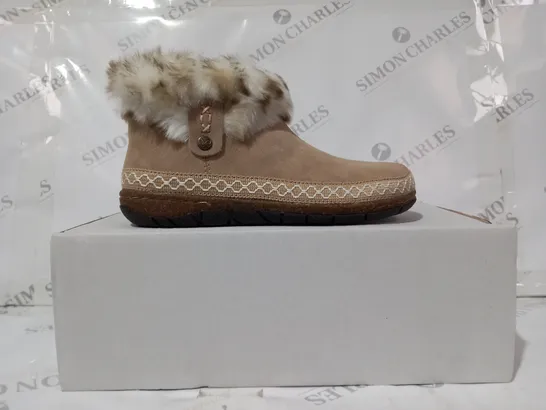 BOXED PAIR OF EARTH ORIGINS EMMALYN BEIGE BOOTIES - SIZE 5