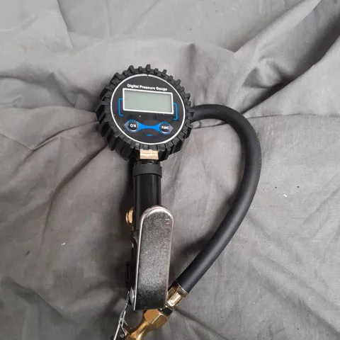 DIGITAL PRESSURE GAUGE 