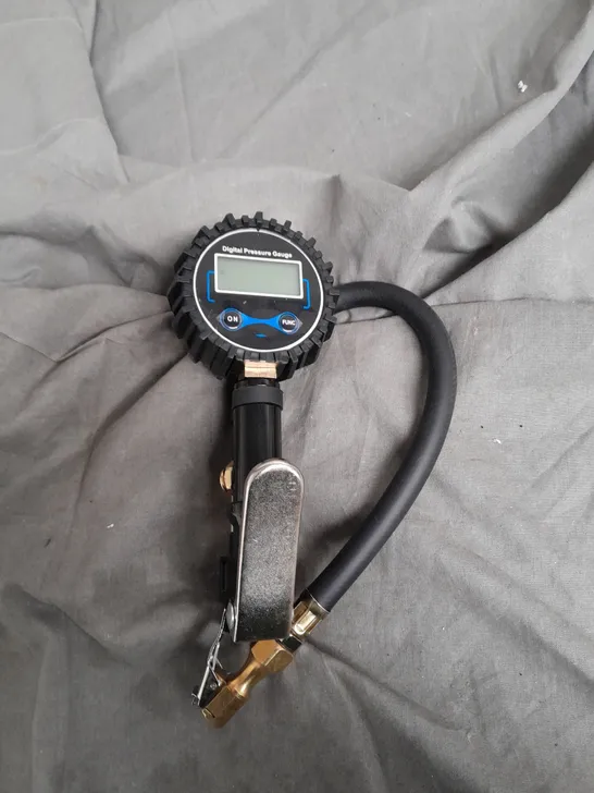 DIGITAL PRESSURE GAUGE 