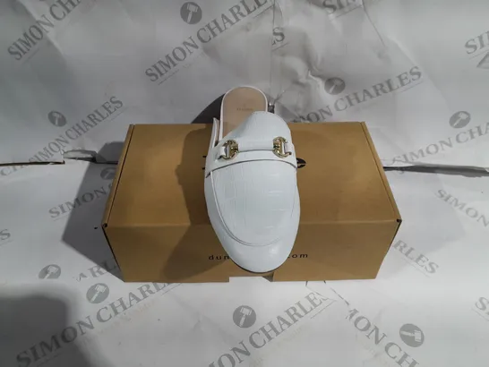 BOXED DUNE WHITE-CROC PRINT LEATHER SLIM SOLE BACKLESS SHOES SIZE 7/40