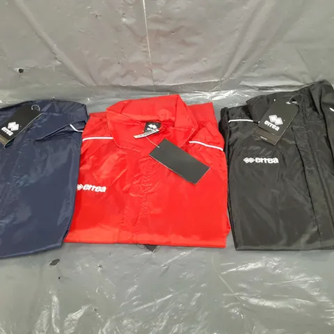 LOT OF APPROX 20 CLOTHING ITEMS , TO INCLUDE RAIN COAT , ERREA JACKET , ETC