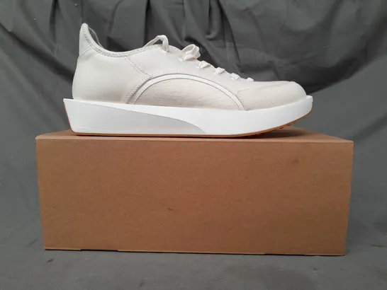 BOXED PAIR OF ALLBIRDS M11 SHOES IN NATURAL WHITE UK SIZE 10