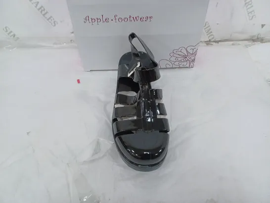 APPROXIMATELY 10 PAIRS OF BOXED APPLE FOOTWEAR BLACK BOOT SANDAL IN VARIOUS SIZES 