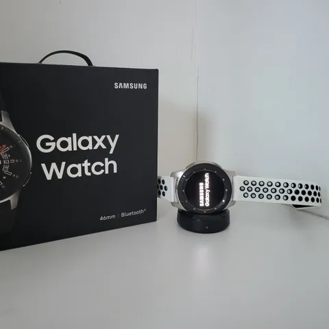 BOXED SAMSUNG GALAXY WATCH 46MM BLUETOOTH - SILVER WITH WHITE BAND