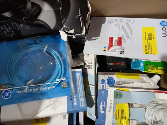 BOX OF APPROXIMATELY 20 ASSORTED ELECTRICAL ITEMS TO INCLUDE ONN SAMSUNG GALAXY S8 THIN CASE, BLACKWEB 20000MAH POWER BANK, JVC GUMY STEREO HEADAPHONES, ETC