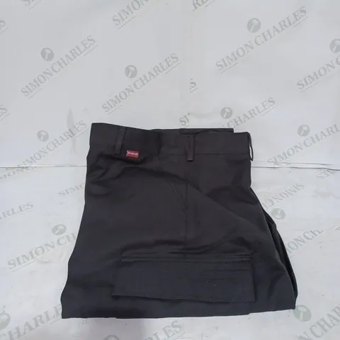 EAGLE WORK PANTS IN BLACK // SIZE: 42R