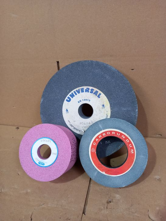 LOT OF 3 ASSORTED GRINDING WHEELS TO INCLUDE 25.5CM, 15CM, 13CM DIAMETER