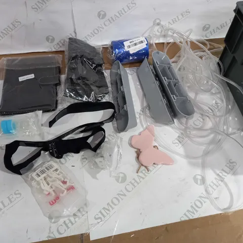 LOT OF APPROX 10 ASSORTED ITEMS TO INCLUDE TABLET CASE, PUMP BOTTLE, TUBING ETC