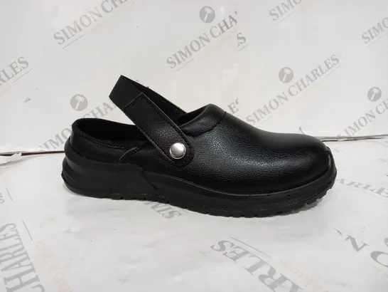 BLACKROCK HYGIENE CLOG BLACK - UK SIZE 6 