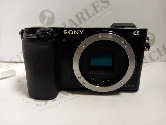 SONY AX6000 CAMERA WITH ACCESSORIES INCLUDING SONY SEL55210