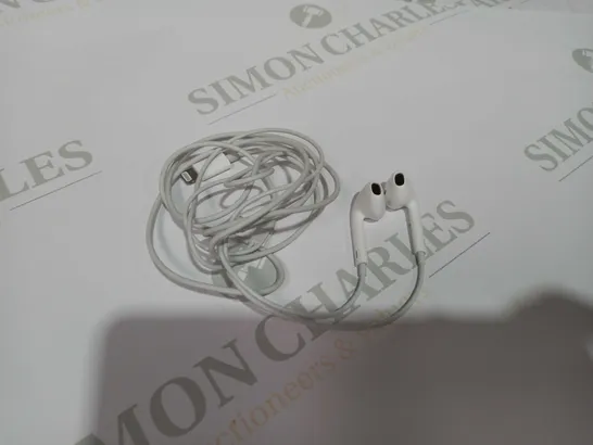 APPLE WIRED HEADPHONES REMOTE AND MIC