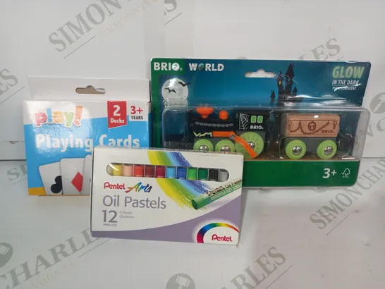 LOT OF APPROXIMATELY 10 ASSORTED TOYS AND GAMES TO INCLUDE BRIO WORLD GHOST TRAIN, OIL PASTELS, PLAYING CARDS, ETC