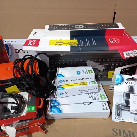 LOT OF ASSORTED ITEMS TO INCLUDE ONN WIRELESS KEYBOARD AND MOUSE COMBO, MIXX MICRO TO USB CABLE, BLACKWEB WIRELESS CHARGING PAD, BLACKWEB POWER BANK, BLACKWEB SYNC AND CHARGE CABLE, ETC. 