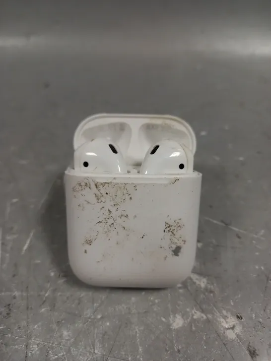 APPLE AIRPODS WITH CHARGING CASE - A1602