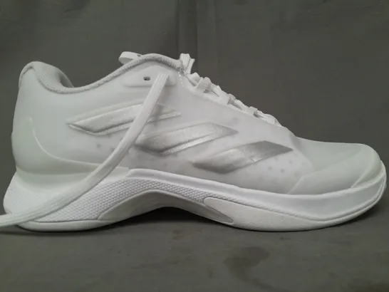 BOXED PAIR OF ADIDAS AVACOURT 2 SHOES IN WHITE UK SIZE 5.5