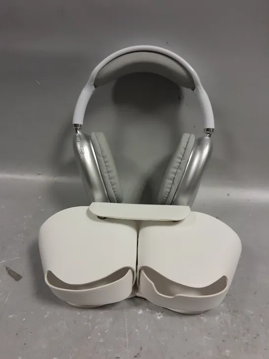 WIRELESS BLUETOOTH HEADPHONES IN GREY/WHITE WITH CARRY CASE	